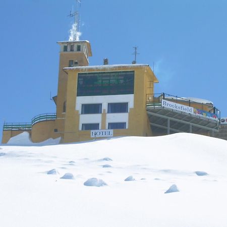 Tana Della Volpe Hotel Sestriere Bagian luar foto