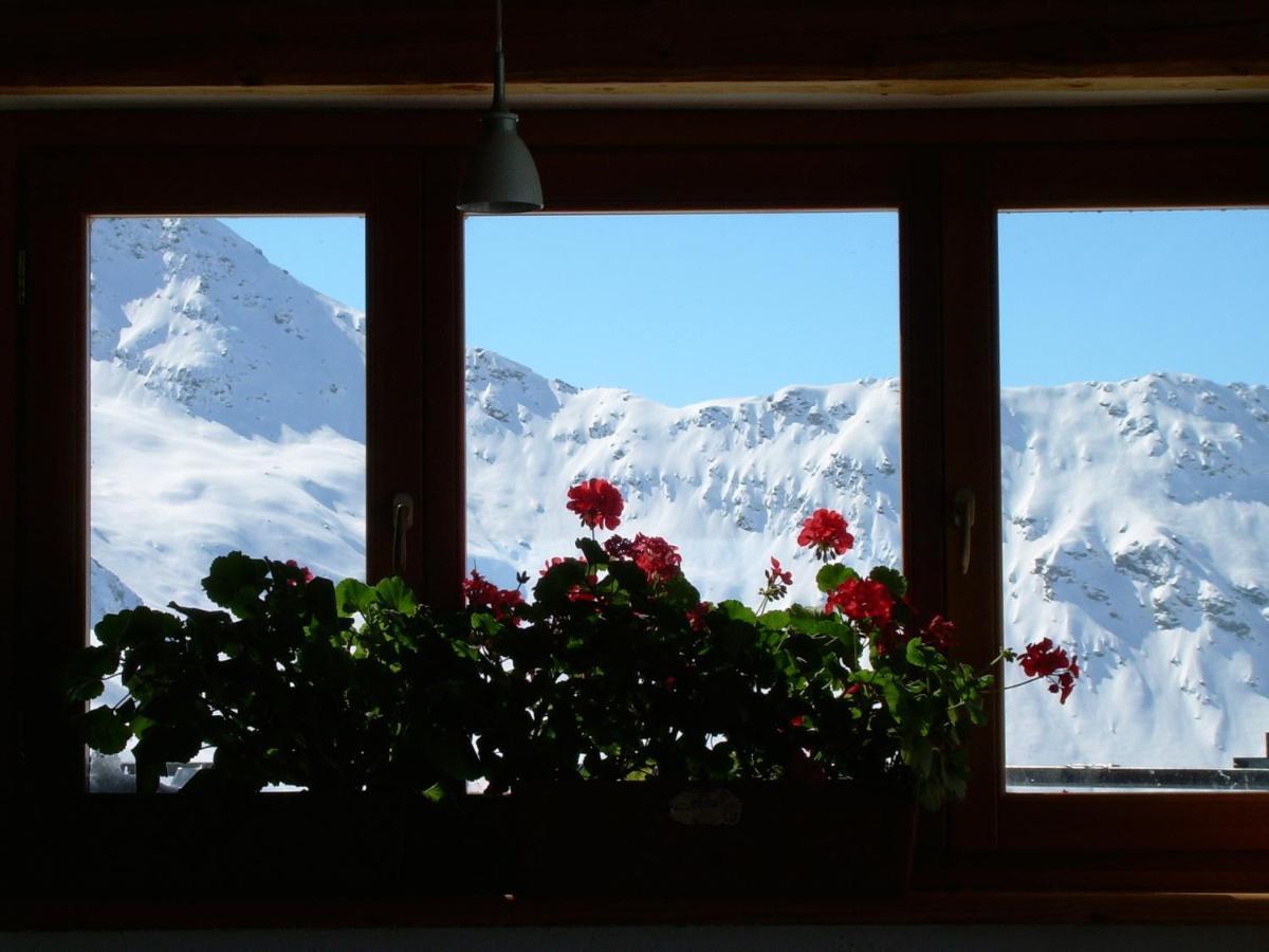 Tana Della Volpe Hotel Sestriere Bagian luar foto